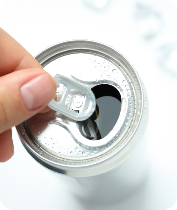 Plusieurs canettes d'aluminium